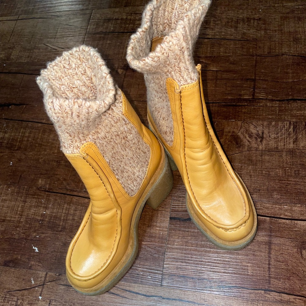 CHLOÉ
Jamie Platform Chelsea Boot - Picture 3 of 5